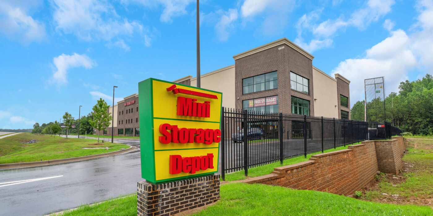 edited_6600_Old_Hillandale_Dr_Lithonia_GA_30058_USA-Exterior-CMP09926